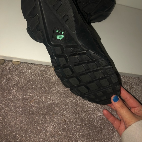 Nike - Picture 2 of 2